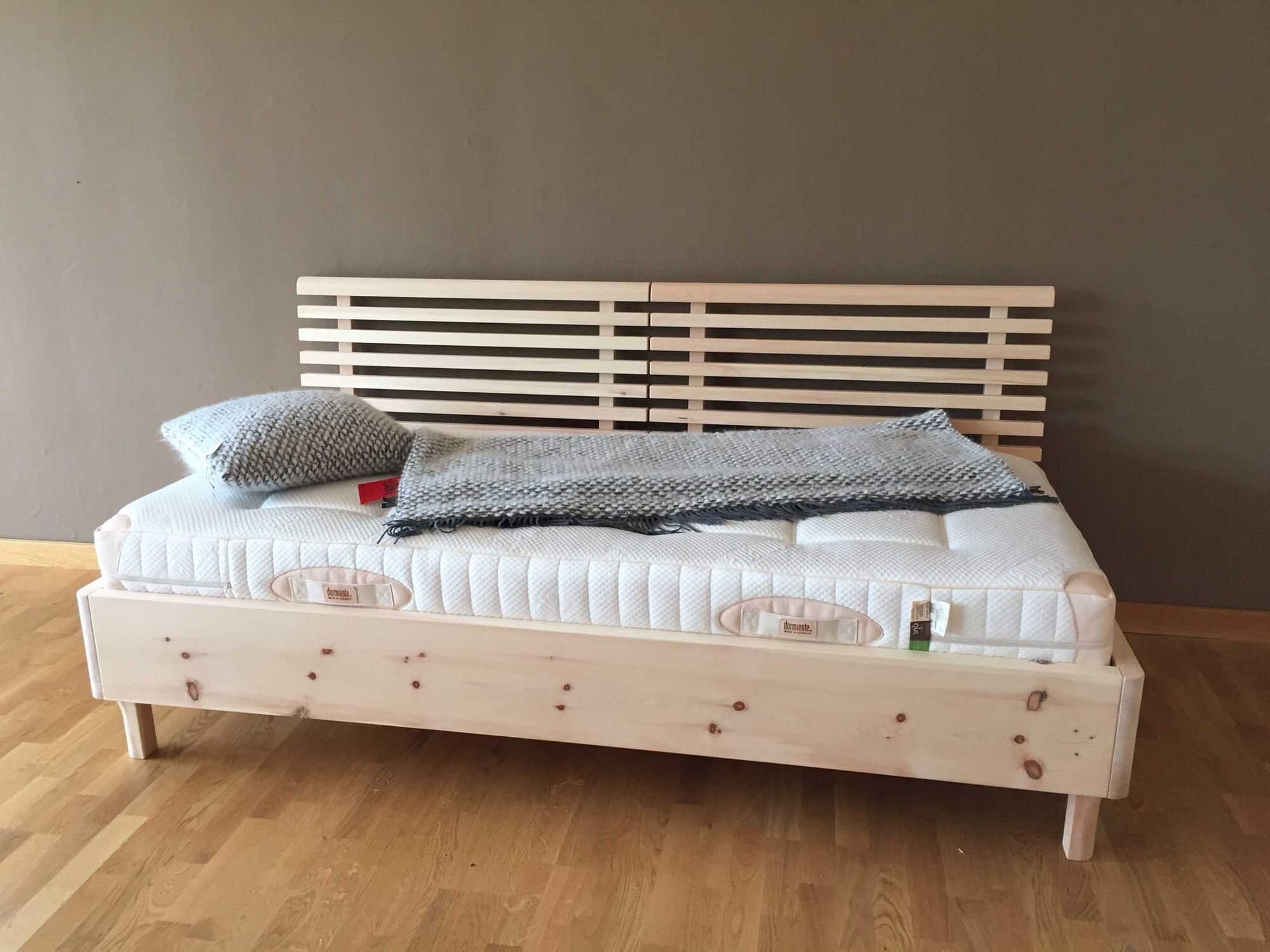 Zirbenbett Freising Couchbett oder Singlebett